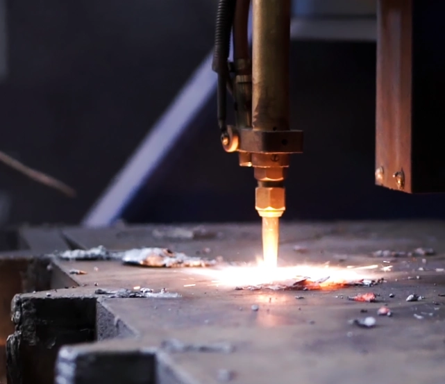 Pliage de métal vs découpe CNC : quelle technique choisir pour votre projet ?